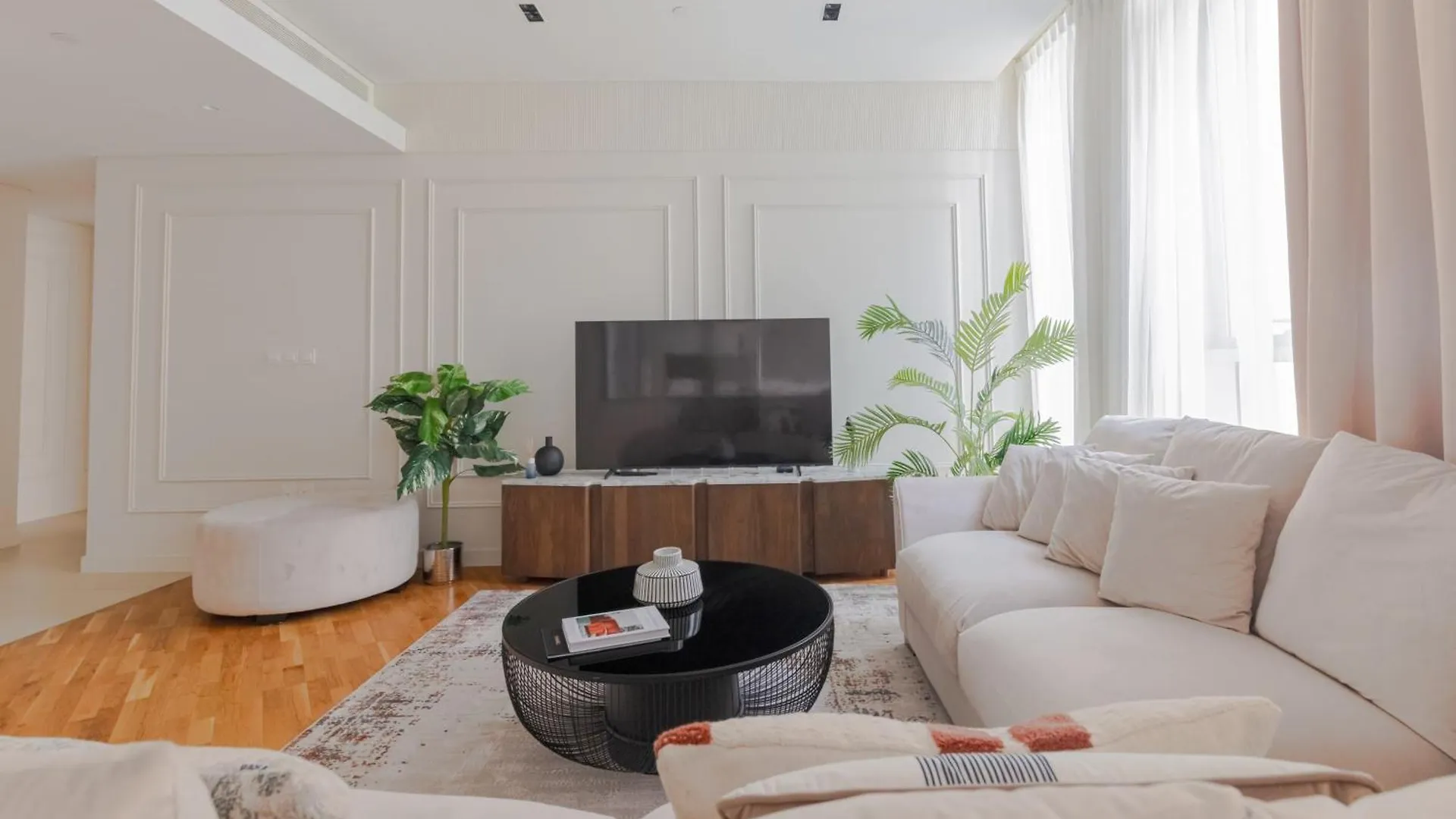 2Bdr Apartment In Bluewaters Luxury Area Dubai
